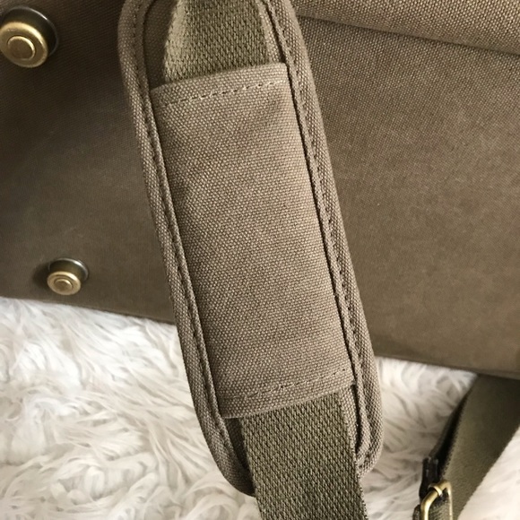 Tommy Bahama Carry On Canvas Carry On - Picture 8 of 8